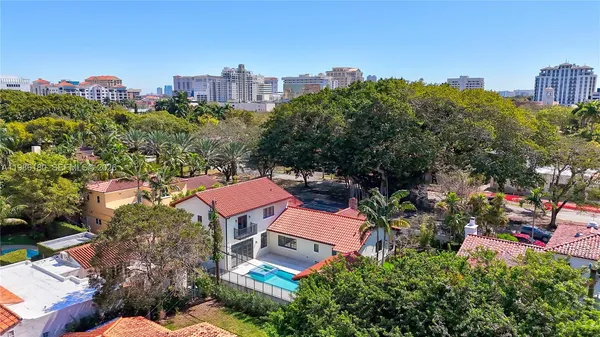 $16,000 | 519 Alhambra Circle, Coral Gables, FL 33134