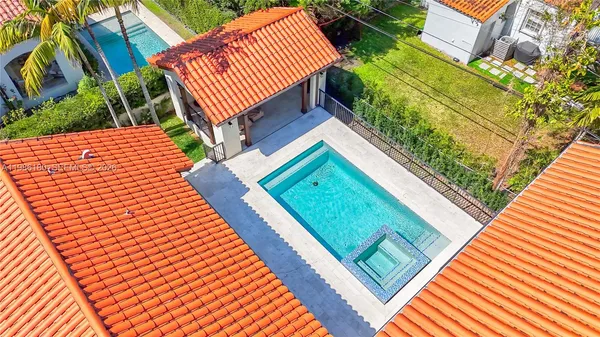 $16,000 | 519 Alhambra Circle, Coral Gables, FL 33134