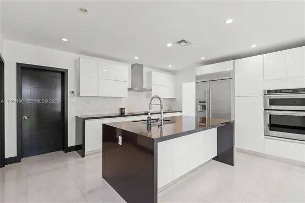 $16,000 | 519 Alhambra Circle, Coral Gables, FL 33134