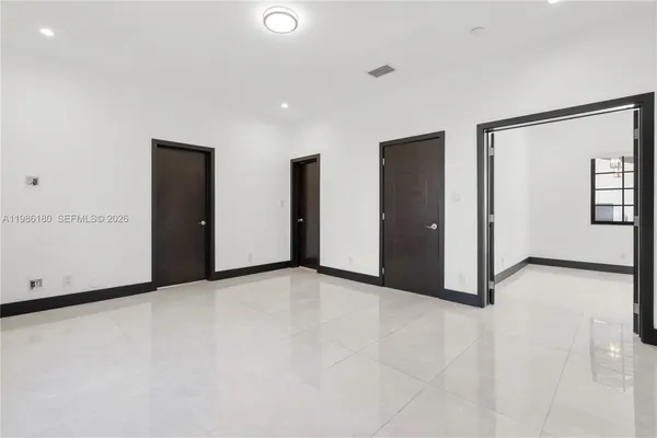 $16,000 | 519 Alhambra Circle, Coral Gables, FL 33134