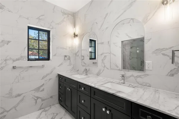 $16,000 | 519 Alhambra Circle, Coral Gables, FL 33134