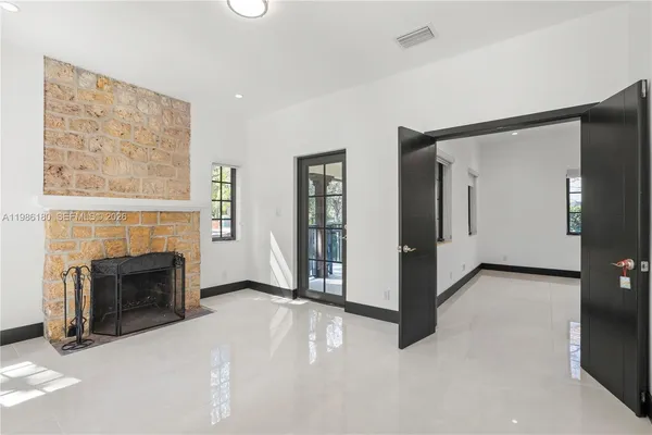 $16,000 | 519 Alhambra Circle, Coral Gables, FL 33134