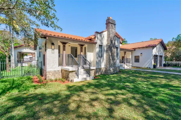 $16,000 | 519 Alhambra Circle, Coral Gables, FL 33134