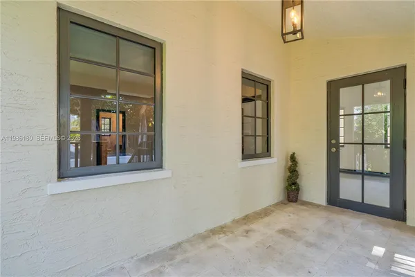 $16,000 | 519 Alhambra Circle, Coral Gables, FL 33134