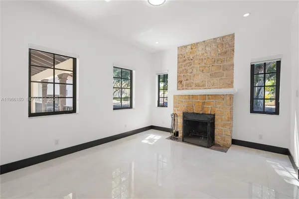 $16,000 | 519 Alhambra Circle, Coral Gables, FL 33134