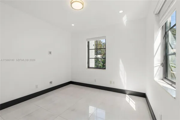 $16,000 | 519 Alhambra Circle, Coral Gables, FL 33134