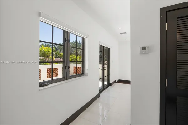 $16,000 | 519 Alhambra Circle, Coral Gables, FL 33134