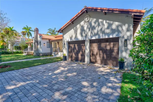 $16,000 | 519 Alhambra Circle, Coral Gables, FL 33134