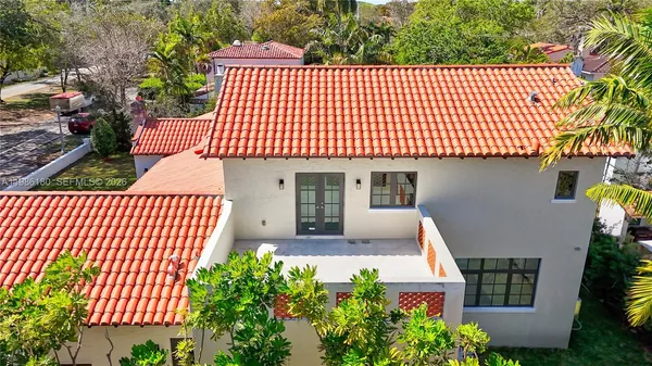 $16,000 | 519 Alhambra Circle, Coral Gables, FL 33134