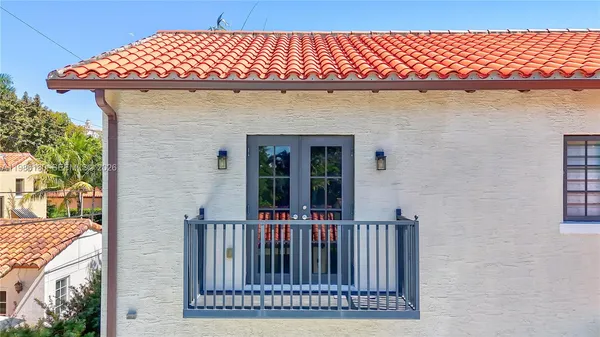 $16,000 | 519 Alhambra Circle, Coral Gables, FL 33134