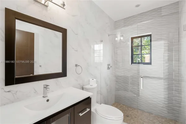 $16,000 | 519 Alhambra Circle, Coral Gables, FL 33134