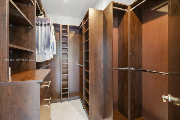 $16,000 | 519 Alhambra Circle, Coral Gables, FL 33134