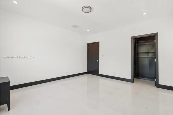 $16,000 | 519 Alhambra Circle, Coral Gables, FL 33134