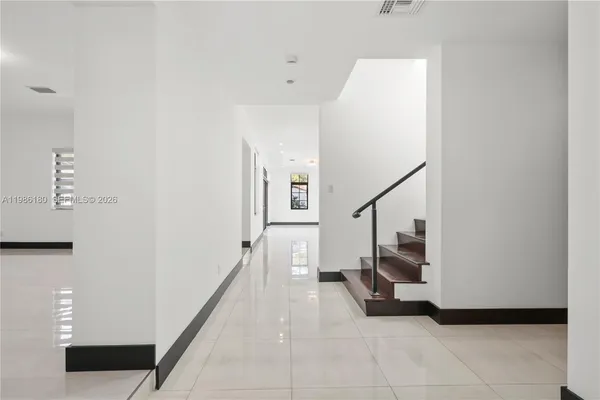 $16,000 | 519 Alhambra Circle, Coral Gables, FL 33134