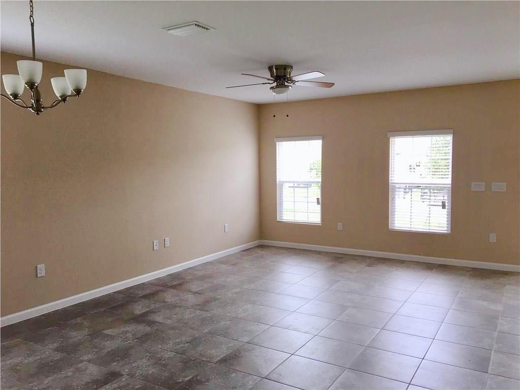 6005 Ridge Lake Circle Vero Beach, FL 32967 - Photo 3 of 7