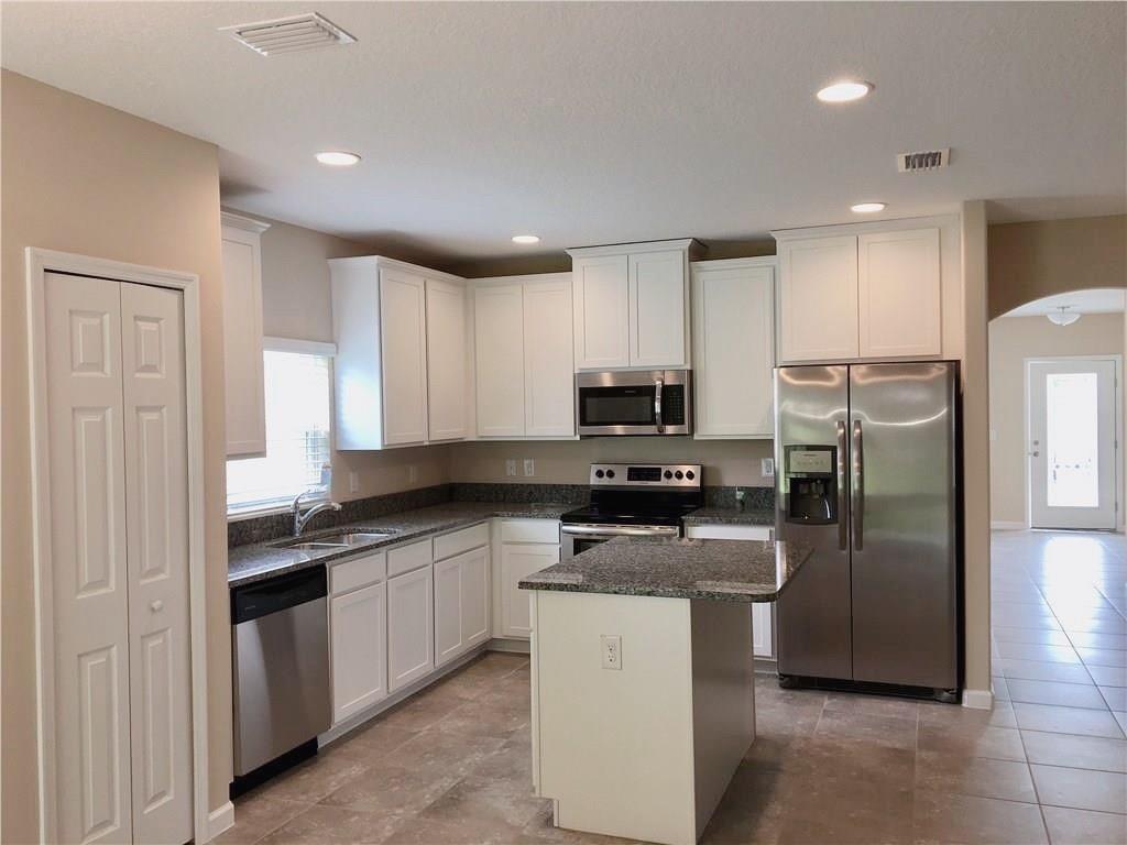 6005 Ridge Lake Circle Vero Beach, FL 32967 - Photo 4 of 7