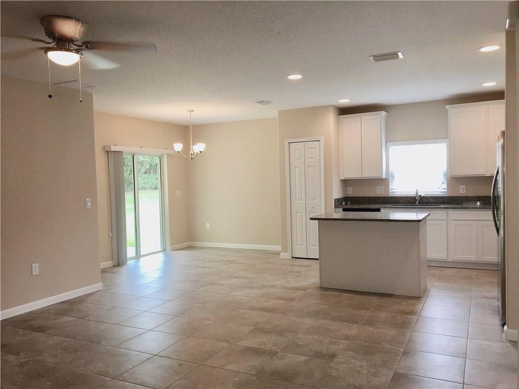 6005 Ridge Lake Circle Vero Beach, FL 32967 - Photo 5 of 7