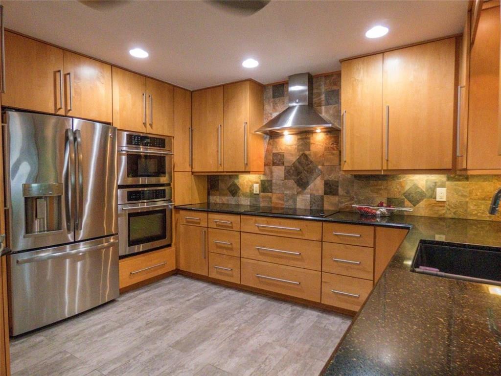 2061 Southeast Pyramid Road Port St. Lucie, FL 34952 - Photo 10 of 46 Custom kitchen