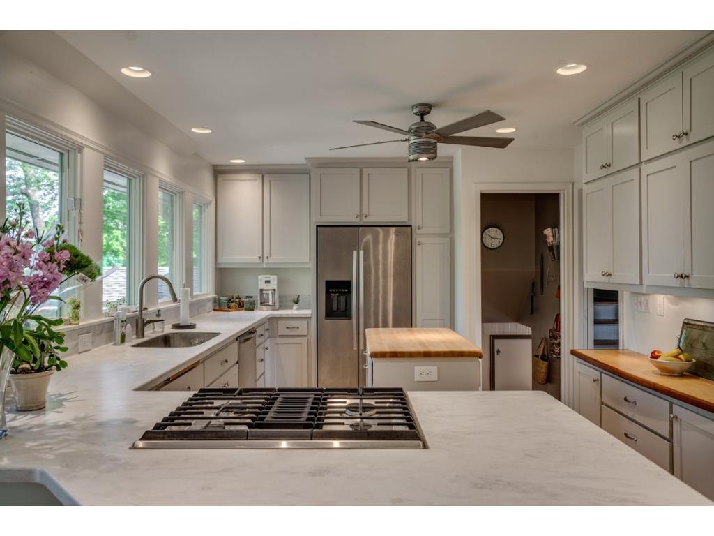 5704 Code Avenue Edina, MN 55436 - Photo 8 of 21