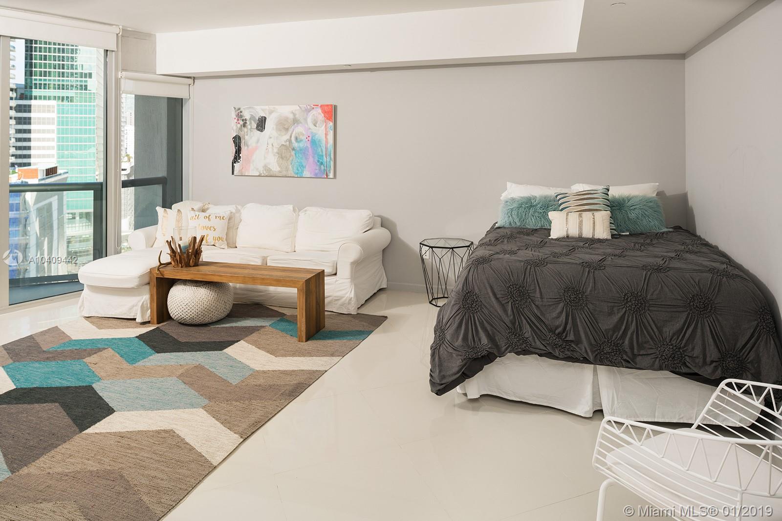 475 Brickell Avenue, Unit 1908 Miami, FL 33131 - Photo 3 of 17