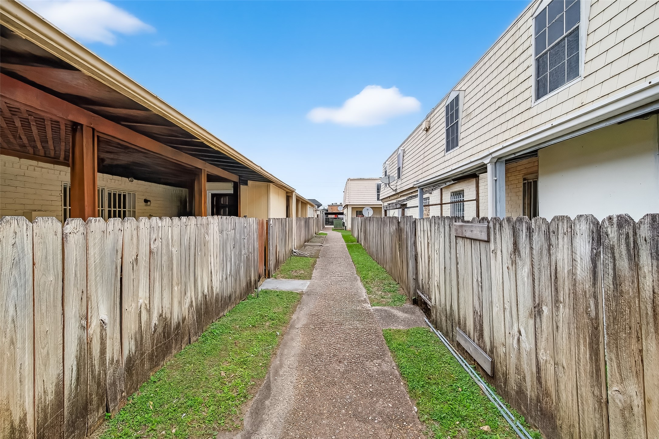 6201 Ranchester Drive, Unit 4 Houston, TX 77036 - Photo 32 of 34