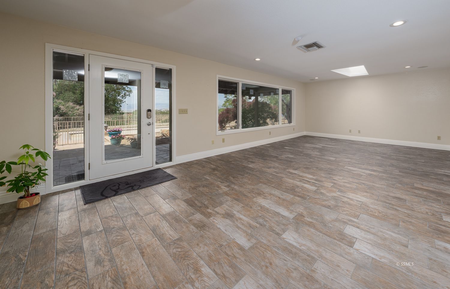 644 East Javis Avenue Ridgecrest, CA 93555 - Photo 5 of 36