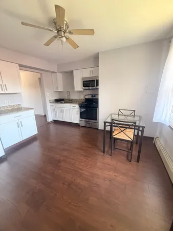 $1,600 | 7601 Banks Street, Unit 2E, Justice, IL 60458