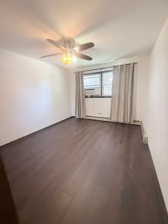 $1,600 | 7601 Banks Street, Unit 2E, Justice, IL 60458
