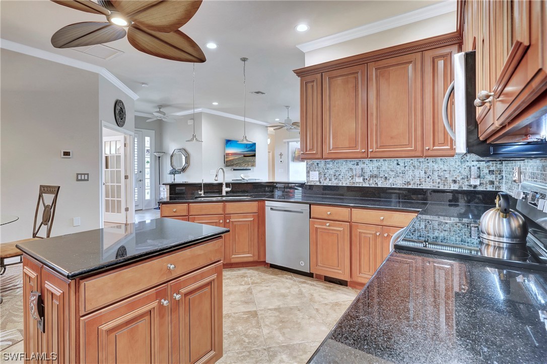 11240 Suffield Street Fort Myers, FL 33913 - Photo 15 of 45 Gallery Image 15