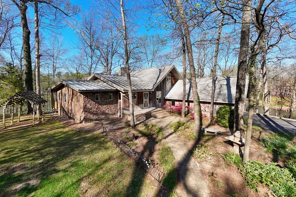 $511,000 | 5 Lake Shore Court, Carbondale, IL 62902