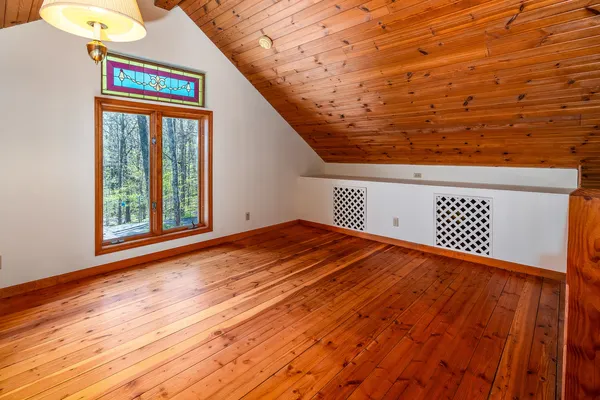 $511,000 | 5 Lake Shore Court, Carbondale, IL 62902