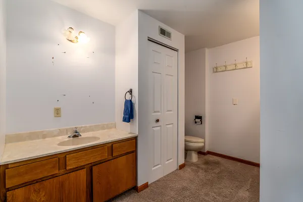 $511,000 | 5 Lake Shore Court, Carbondale, IL 62902