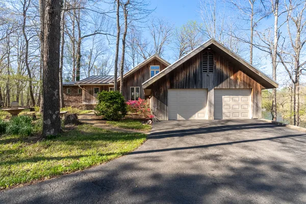 $511,000 | 5 Lake Shore Court, Carbondale, IL 62902