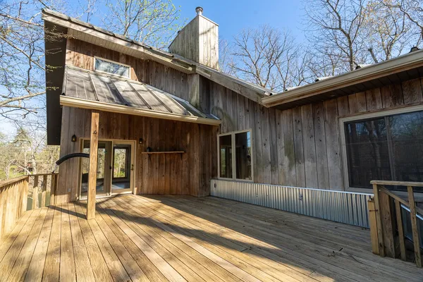 $511,000 | 5 Lake Shore Court, Carbondale, IL 62902