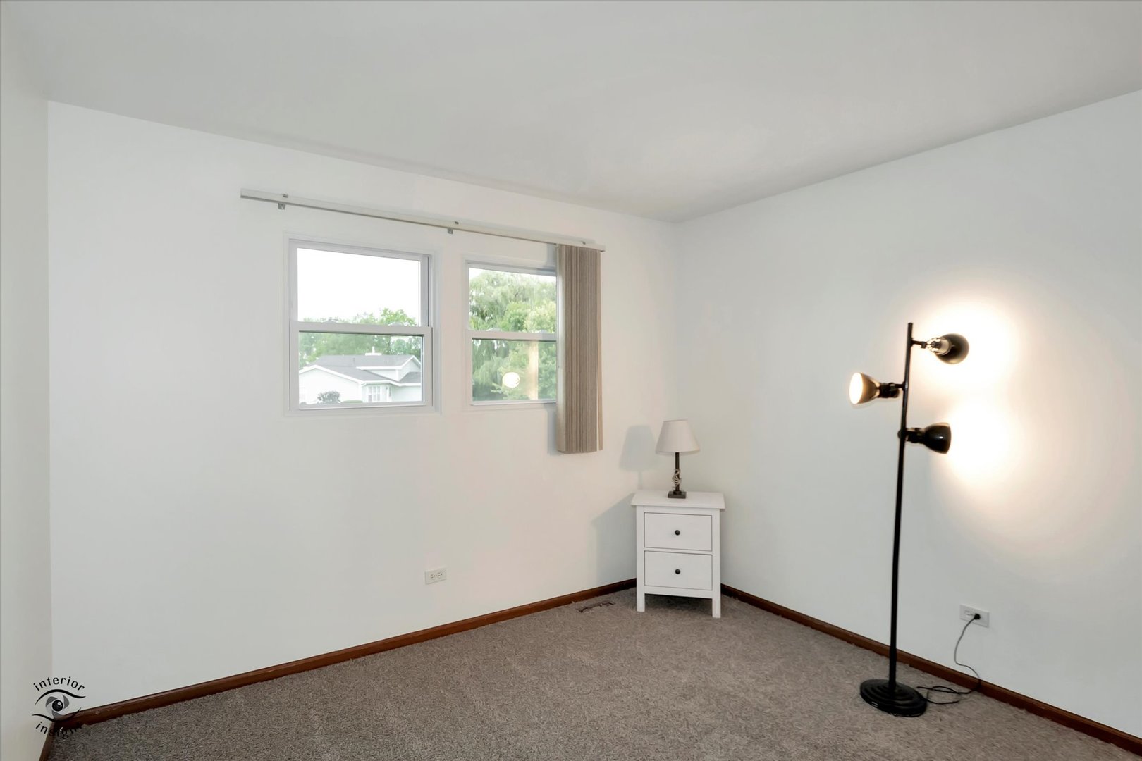 7507 West Tartan Road Frankfort, IL 60423 - Photo 14 of 25 an entryway room with a window