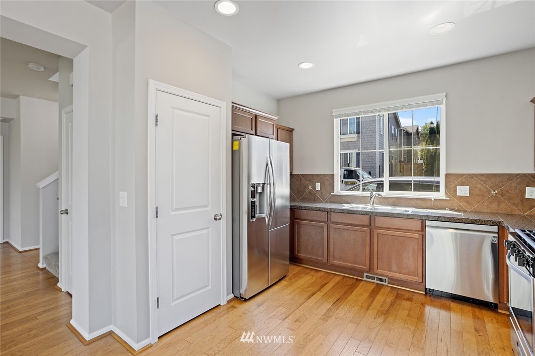 3827 183rd Place Southeast Bothell, WA 98012 - Photo 10 of 25 Gallery Image 10