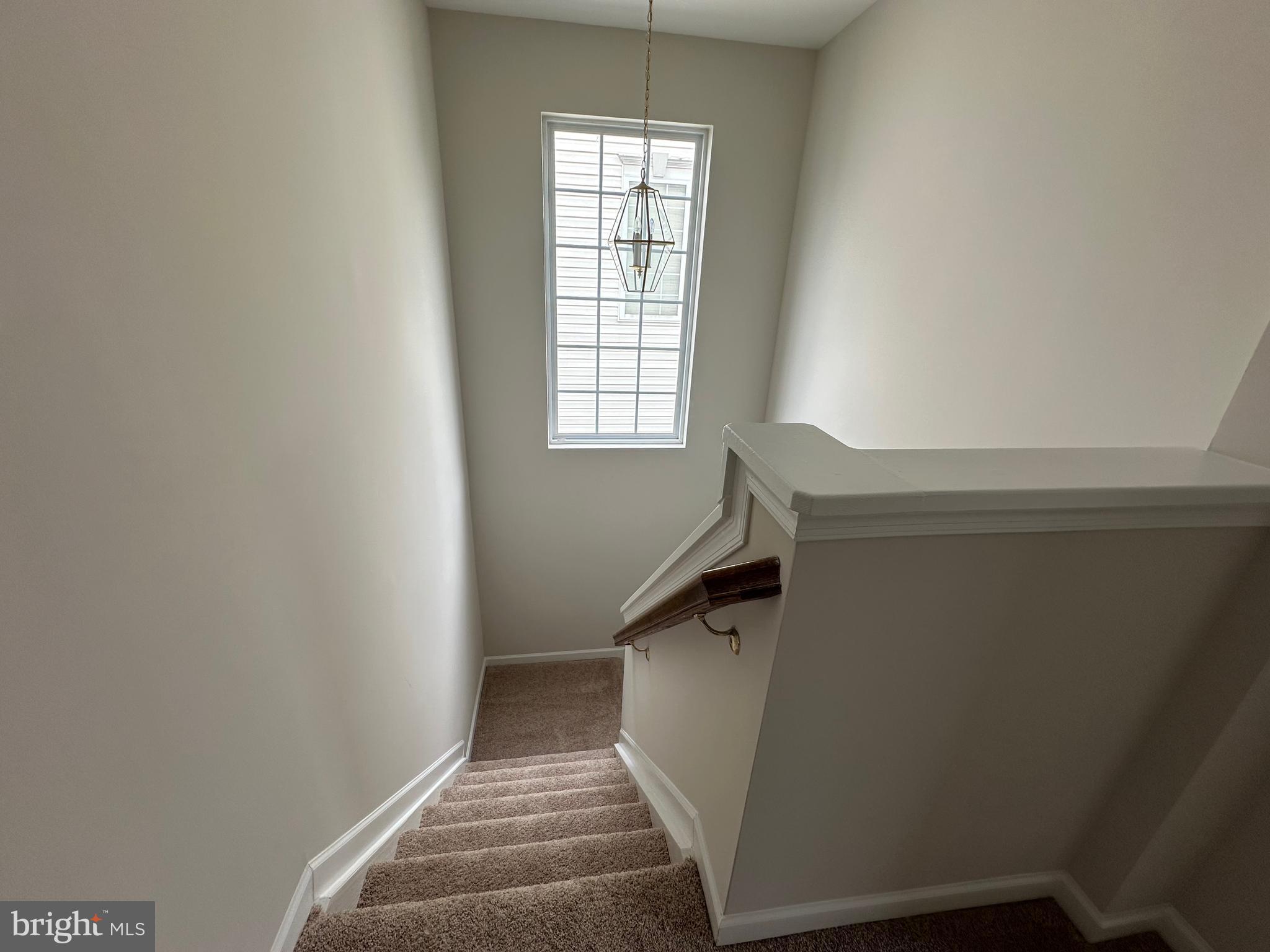 7076 Water Oak Road, Unit 196 Elkridge, MD 21075 - Photo 22 of 31 Hallway