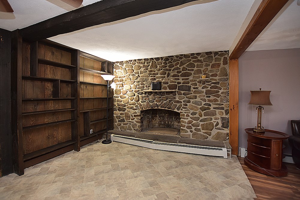 166 Main Street Scituate, RI 02831 - Photo 3 of 10 Gallery Image 3