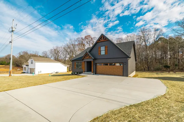 $465,000 | 4113 Hereford Drive, Greenbrier, TN 37073