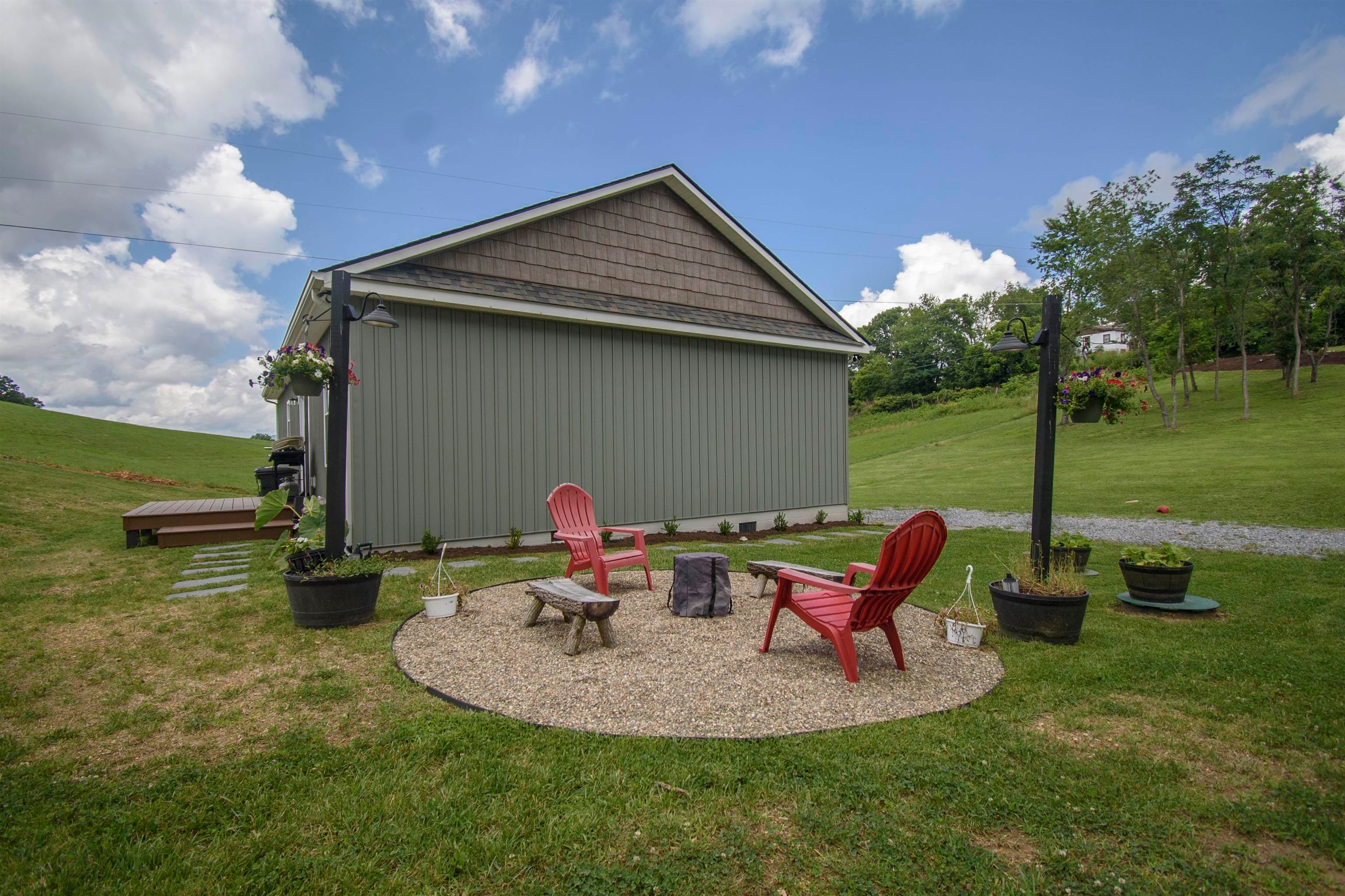 268 Virginia Heights Road Pearisburg, VA 24134 - Photo 9 of 34 Gallery Image 9