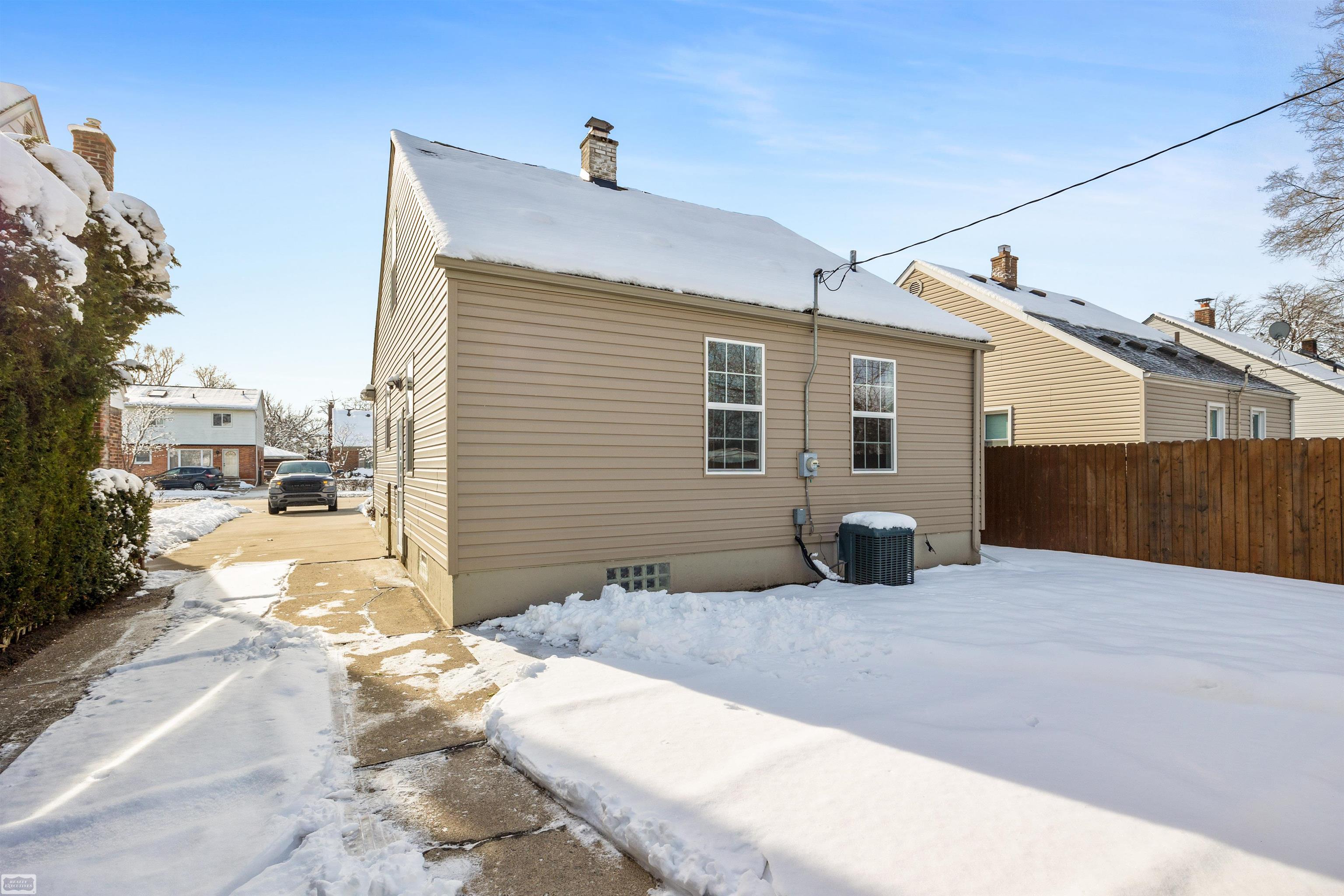 1240 West Eleven Mile Road Berkley, MI 48072 - Photo 36 of 43