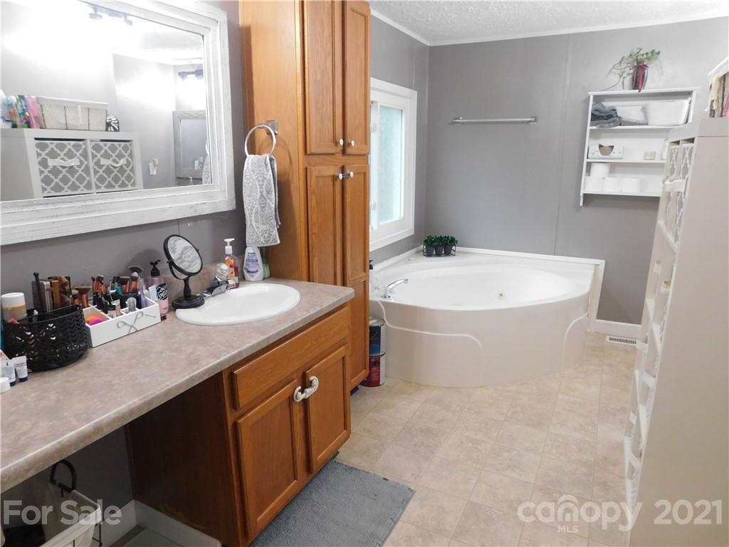 3790 Roberta Church Road Concord, NC 28027 - Photo 9 of 17 Gallery Image 9