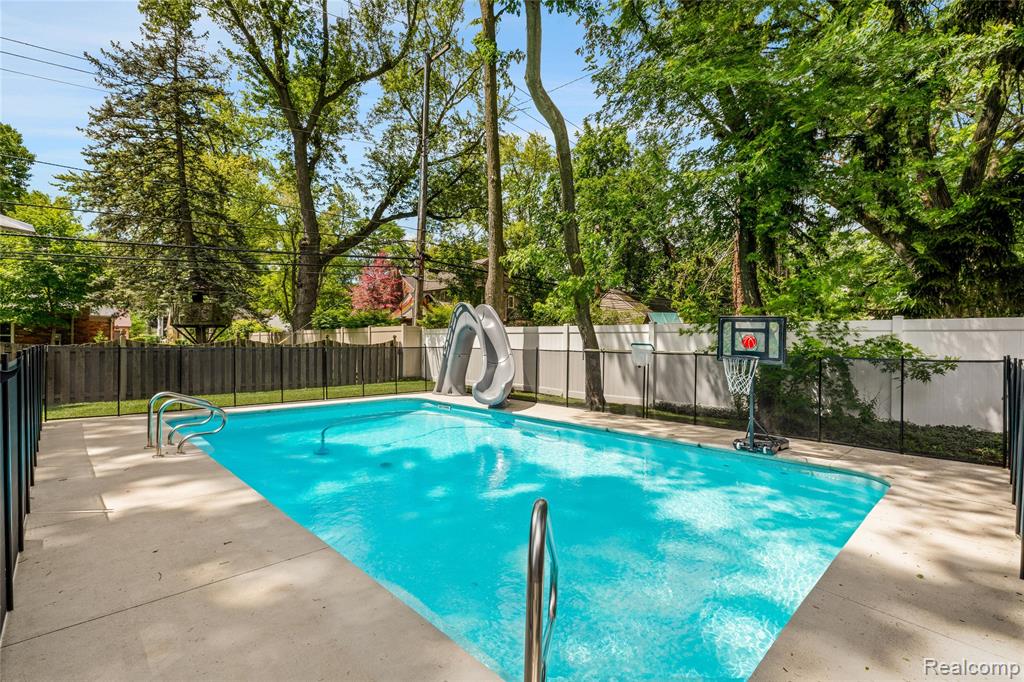 1615 Earlmont Road Berkley, MI 48072 - Photo 4 of 46