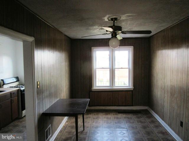 2413 Terra Firma Road Baltimore, MD 21225 - Photo 4 of 10 Dining Room