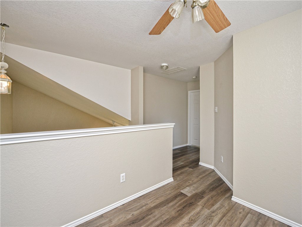 9212 Rowlands Sayle Road Austin, TX 78744 - Photo 20 of 35 Gallery Image 20