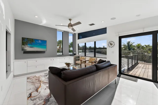 $4,950,000 | 25 Ocean Drive, Jupiter, FL 33469