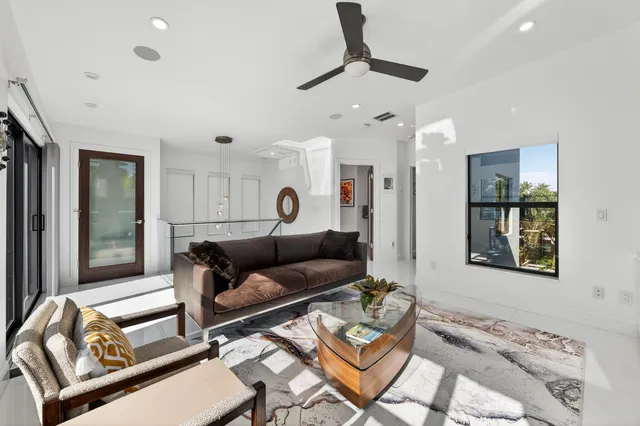 $4,950,000 | 25 Ocean Drive, Jupiter, FL 33469