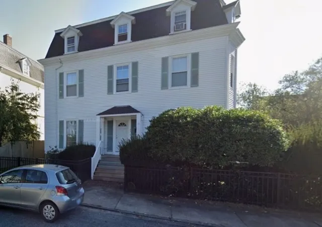 $3,200 | 13 Rhode Island Avenue, Unit 3, Newport, RI 02840