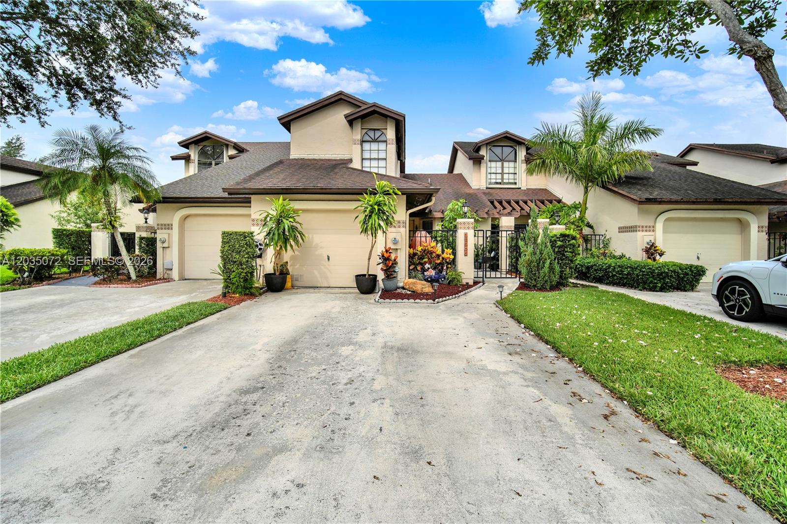 10044 Southwest 137th Place Miami, FL 33186 - Photo 3 of 38