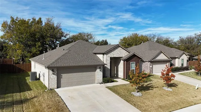 $415,000 | 440 Brinkley Drive, Saginaw, TX 76179
